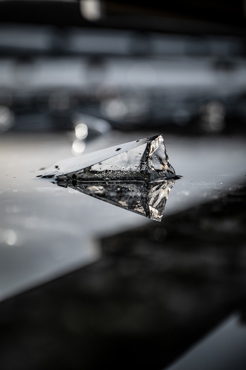 découvrez à quel âge introduire les aliments solides dans l'alimentation de votre bébé pour assurer une transition saine et équilibrée.