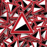 les signes d'alerte au troisième trimestre de grossesse à surveiller pour garantir la santé de la maman et du bébé.