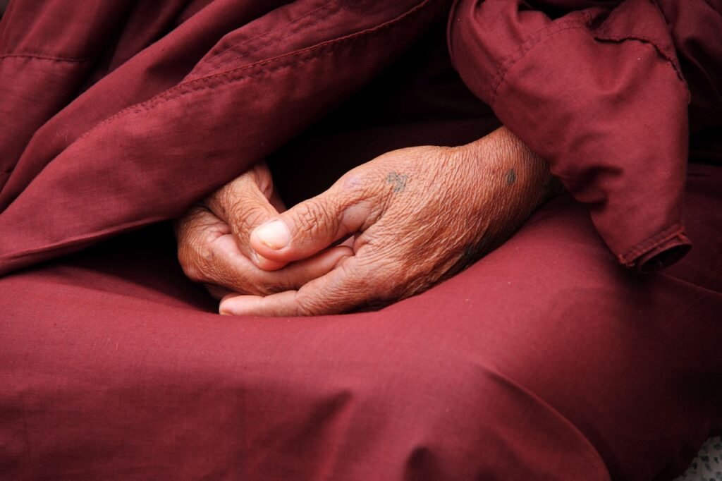 découvrez les bienfaits de la méditation pour réduire le stress, améliorer la concentration et retrouver un équilibre intérieur.