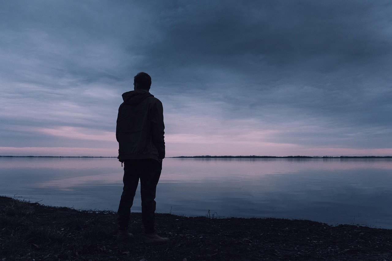 briser le cercle de la solitude : découvrez des clés essentielles pour renouer avec les autres et retrouver bien-être et connexion.