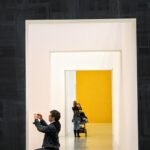 découvrez comment reconnaître et apaiser votre critique intérieur pour améliorer votre confiance en vous et votre bien-être mental.