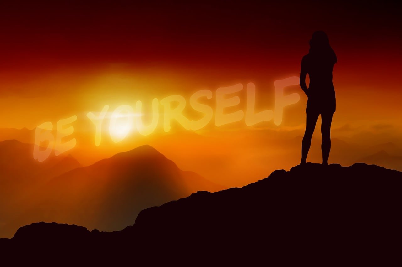 découvrez les habitudes essentielles pour renforcer votre confiance en vous au quotidien et booster votre estime personnelle.