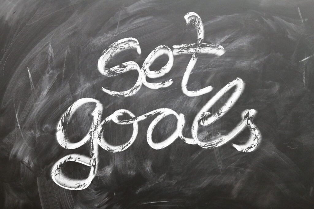 découvrez comment définir des objectifs réalistes pour atteindre vos ambitions avec efficacité et motivation.