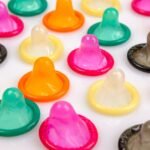 découvrez les conséquences des rapports sexuels non protégés, y compris les risques d'infections sexuellement transmissibles et de grossesses non désirées, ainsi que les moyens de prévention.