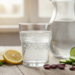 découvrez quelle eau choisir pour prévenir et traiter efficacement les calculs rénaux, avec des conseils pratiques pour une hydratation optimale.
